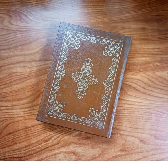 Two Plays of Anton Chekhov: The Cherry Orchard / Three Sisters, Collector's... - Picture 2 of 9